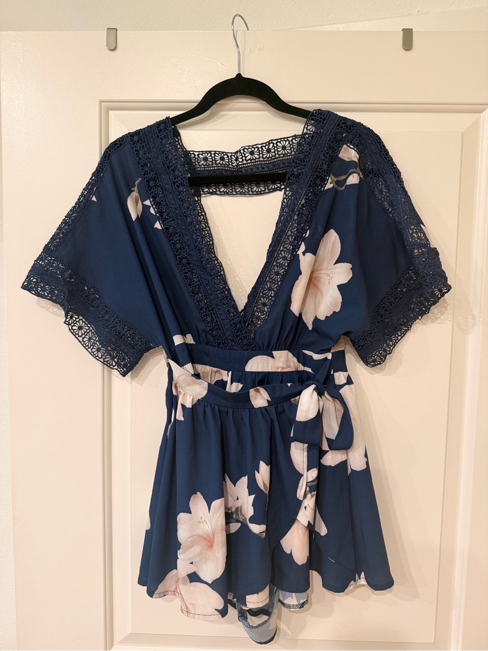 SEEK The Label - Navy Floral Lace-Trim Romper - Navy/Blush